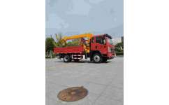 廠家供應(yīng)定制隨吊車 濟(jì)寧利沃工程機(jī)械